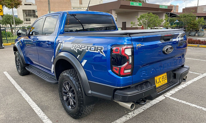 Ford Ranger Raptor 3...