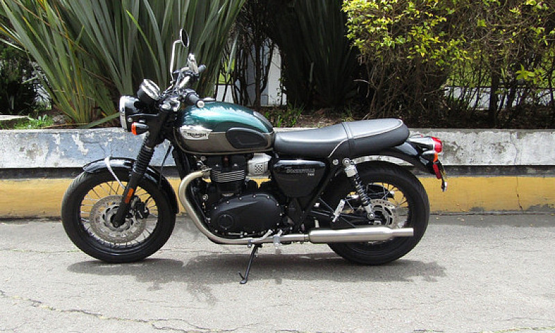 Triumph Bonneville  ...