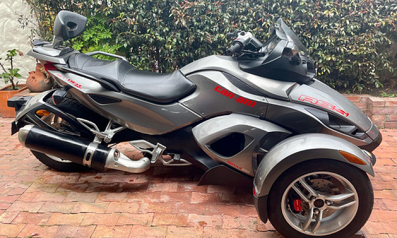 Spyder Can Am Rs...