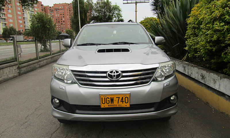 Toyota Fortuner 3.0 ...
