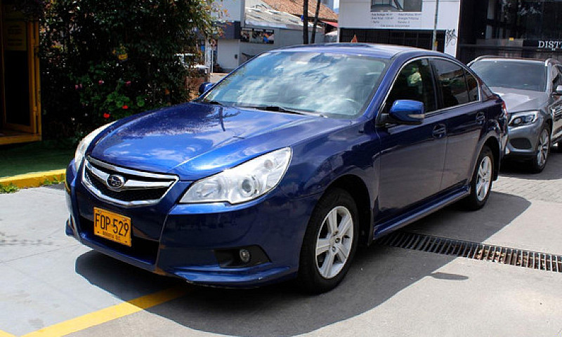 Subaru Legacy 2010...