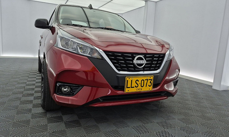 Nissan March 1.6 Adv...