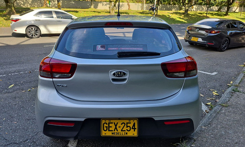 Kia Rio 1.4 Emotion ...