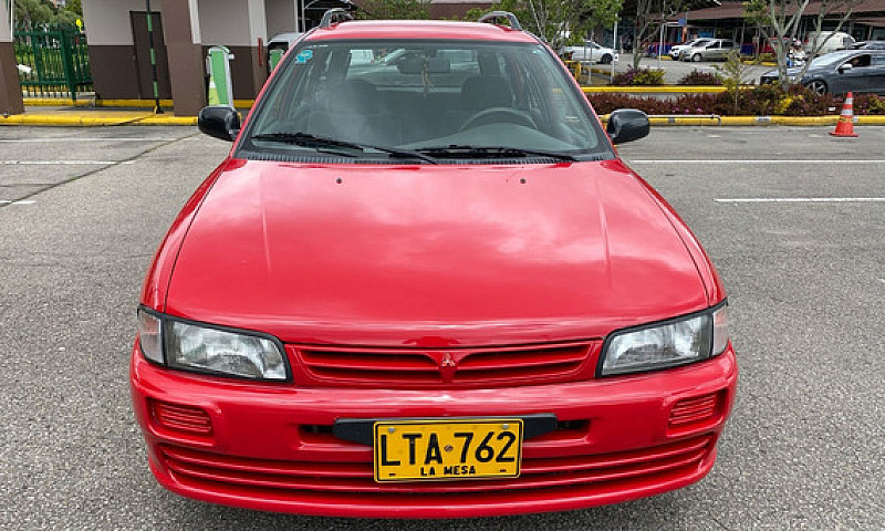 Mitsubishi Lancer 1....