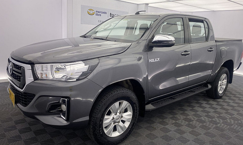 Toyota Hilux 2.4L...