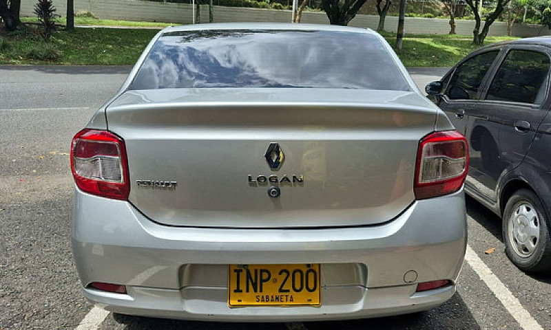 Renault Logan 1.6 Au...