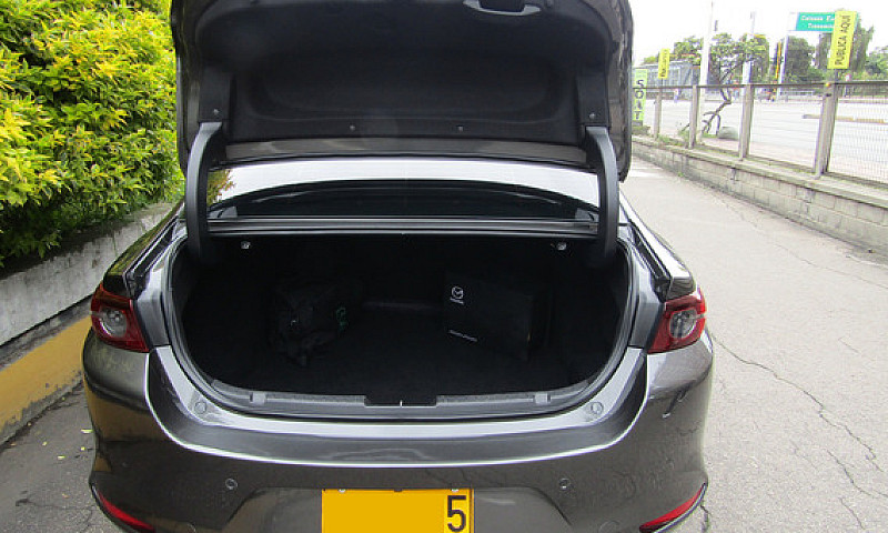 Mazda 3 2.0 Touring ...
