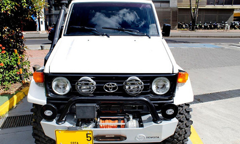 Toyota Land Cruiser ...