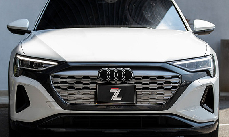 Audi Q8 E-Tron 55 Qu...