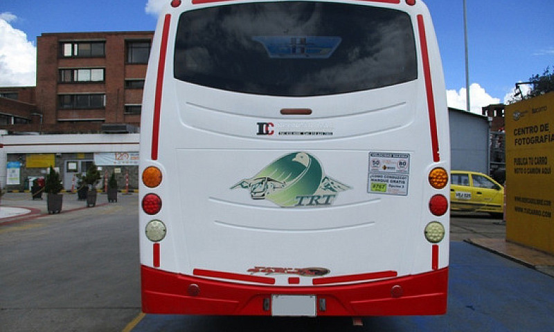 Autobus Chevrolet Np...