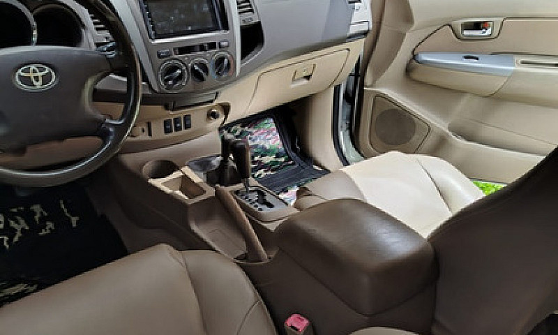Toyota Fortuner 2.7L...