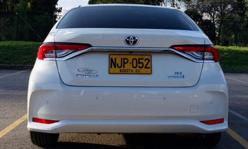 Toyota Corolla 1.8 H...