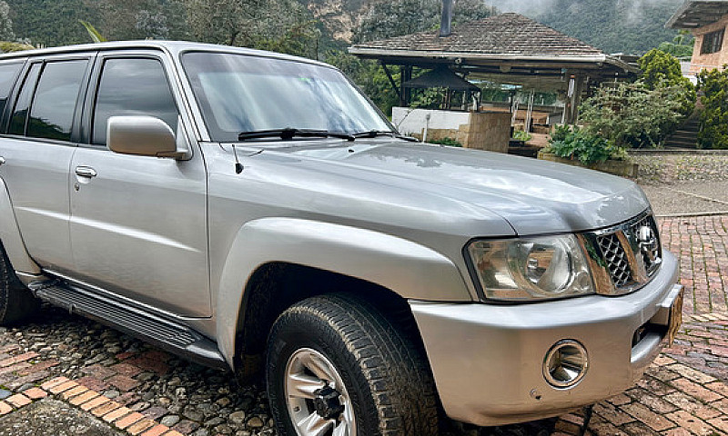 Nissan Patrol 4.8 Y6...