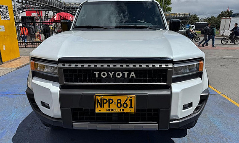 Toyota Prado Txl 2.4...