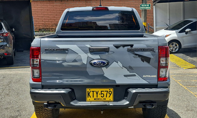 Ford Ranger Raptor 2...