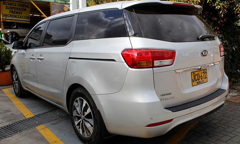 Kia Grand Carnival S...