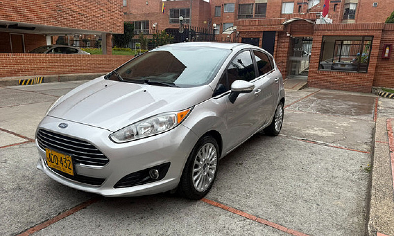 Ford Fiesta 1.6 Tita...