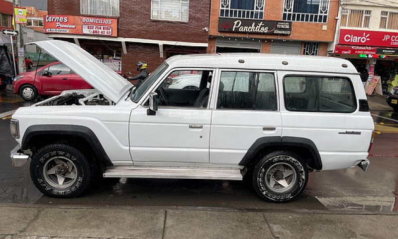 Toyota Land Cruiser ...