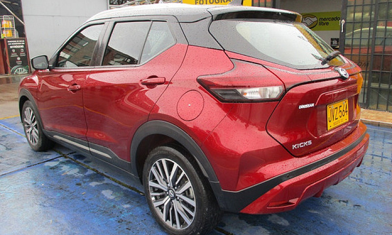 Nissan Kicks Exclusi...