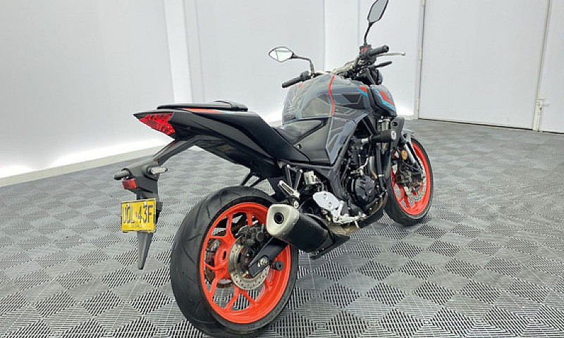 Yamaha Mt03 ...
