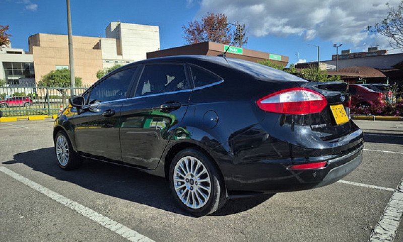 Ford Fiesta 1.6 Tita...