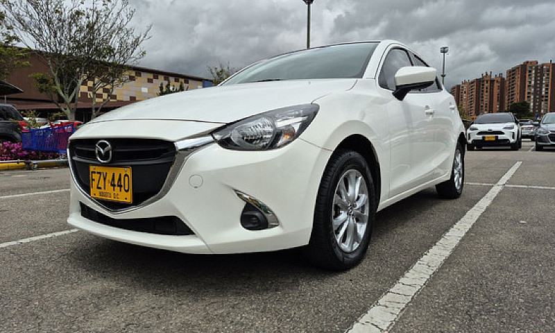 Mazda 2 1.5 Touring...