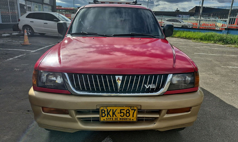 Mitsubishi Nativa 3....