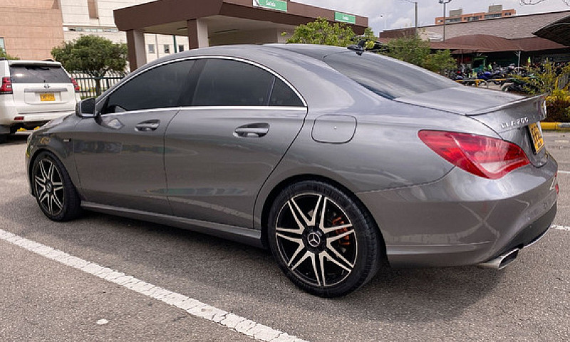 Mercedes Benz Cla200...