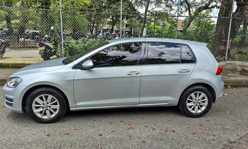 Volkswagen Golf 1.6 ...