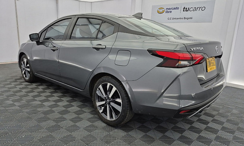 Nissan Versa 1.6 Exc...