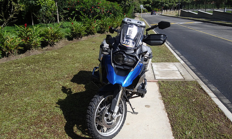 Moto Con Facelift Ra...