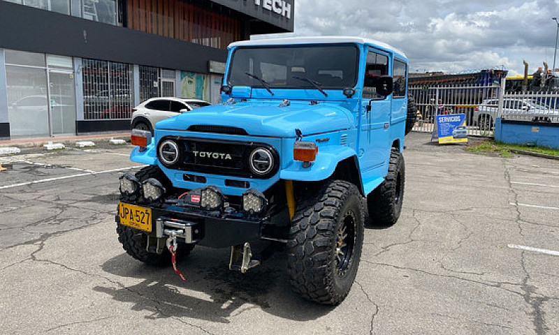 Toyota Land Cruiser ...