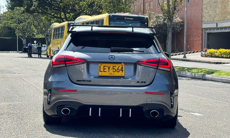 Mercedes-Benz Amg 2....