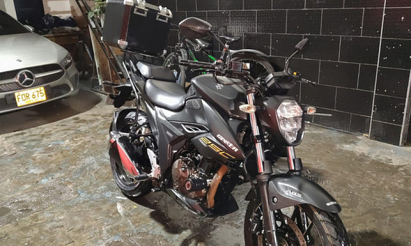Espectacular Gixxer ...