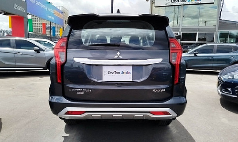 Mitsubishi Montero 3...