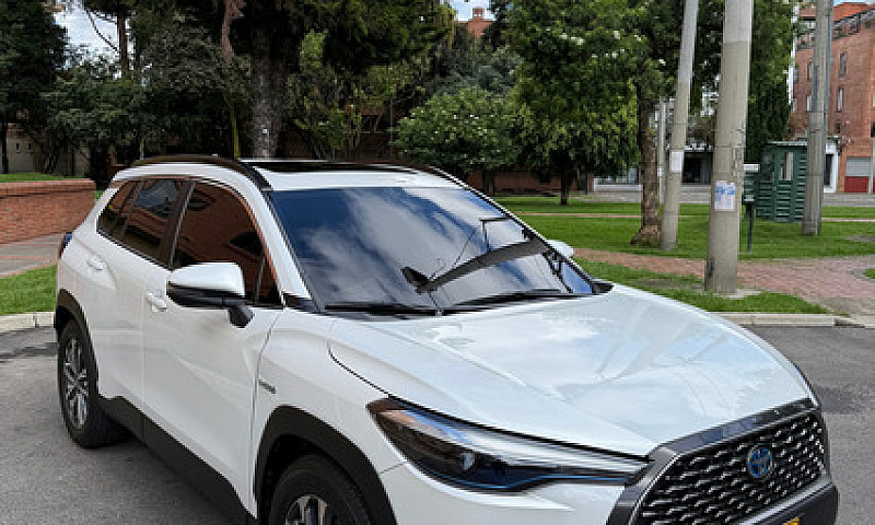 Toyota Corolla Cross...