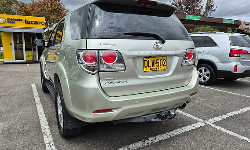 Toyota Fortuner 2.7L...
