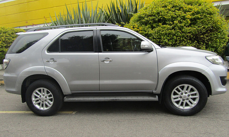Toyota Fortuner 3.0 ...