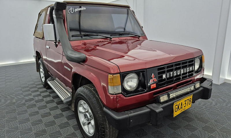 Mitsubishi Montero 2...