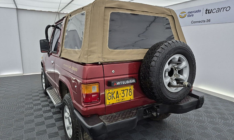 Mitsubishi Montero 2...