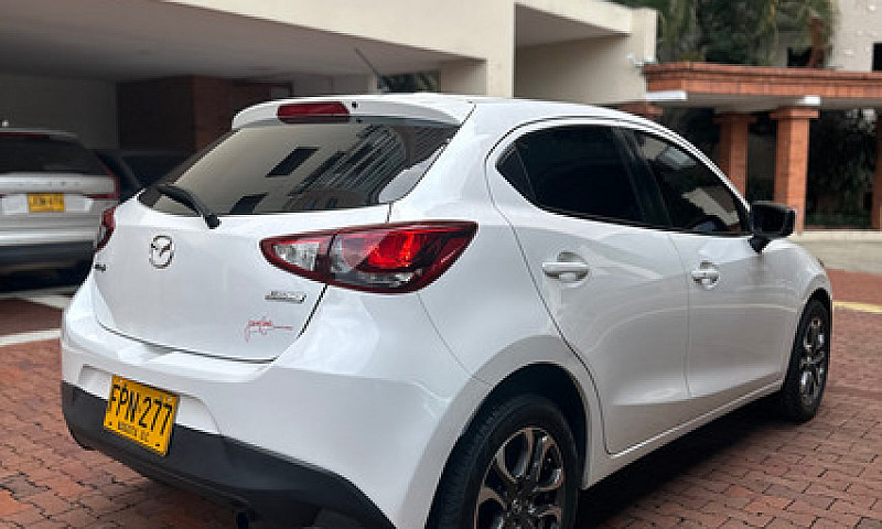 Mazda 2 Touring Aut...