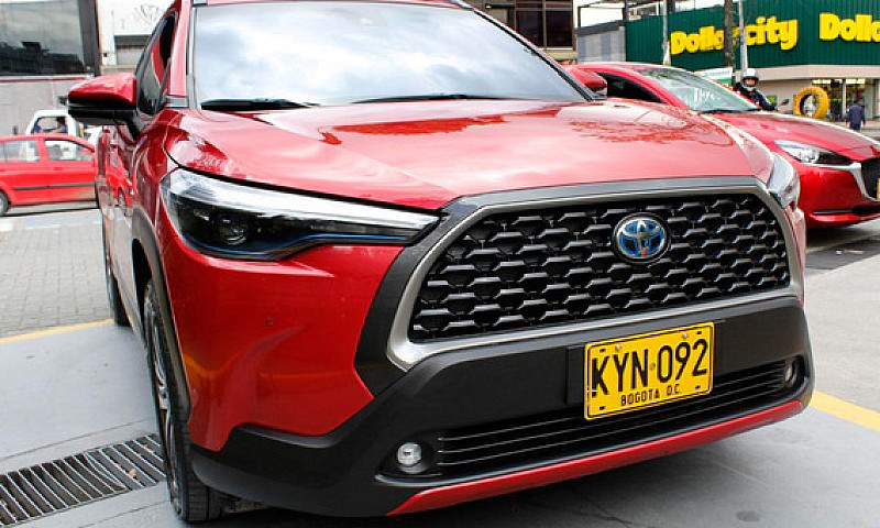 Toyota Corolla Cross...
