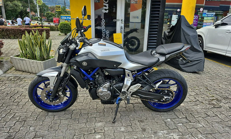  Yamaha Mt 07 2015...