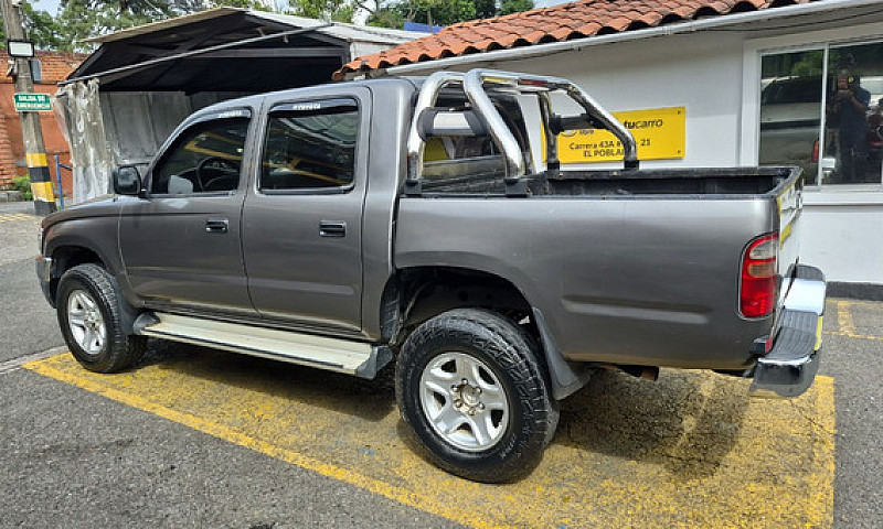 Toyota Hilux 2.4 Ex ...