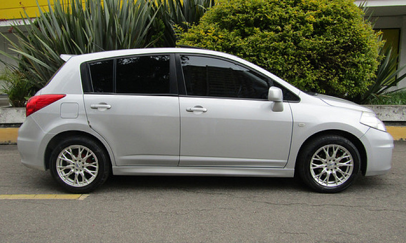Nissan Tiida Hb 1.8 ...