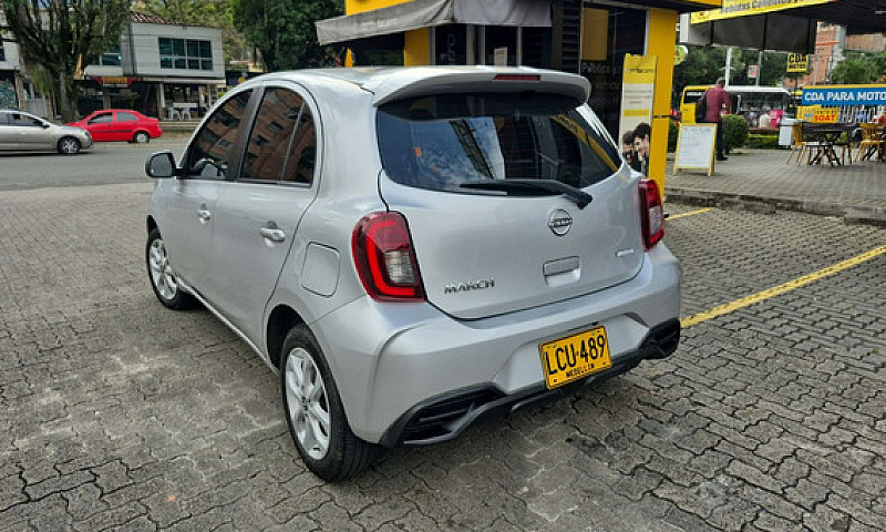 Nissan March 1.6 Adv...
