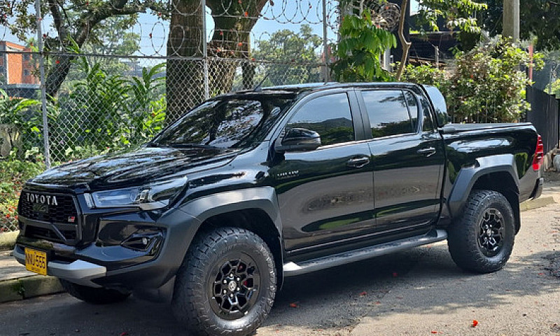 Toyota Hilux 2.8 Grs...