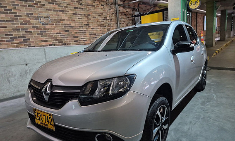 Renault Logan 1.6 At...