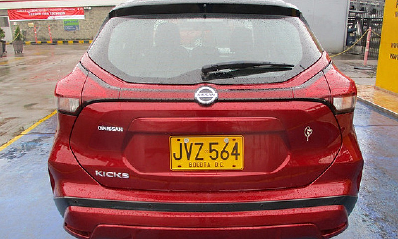 Nissan Kicks Exclusi...