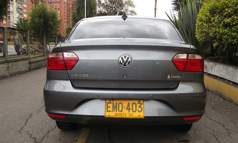 Volkswagen Voyage 1....